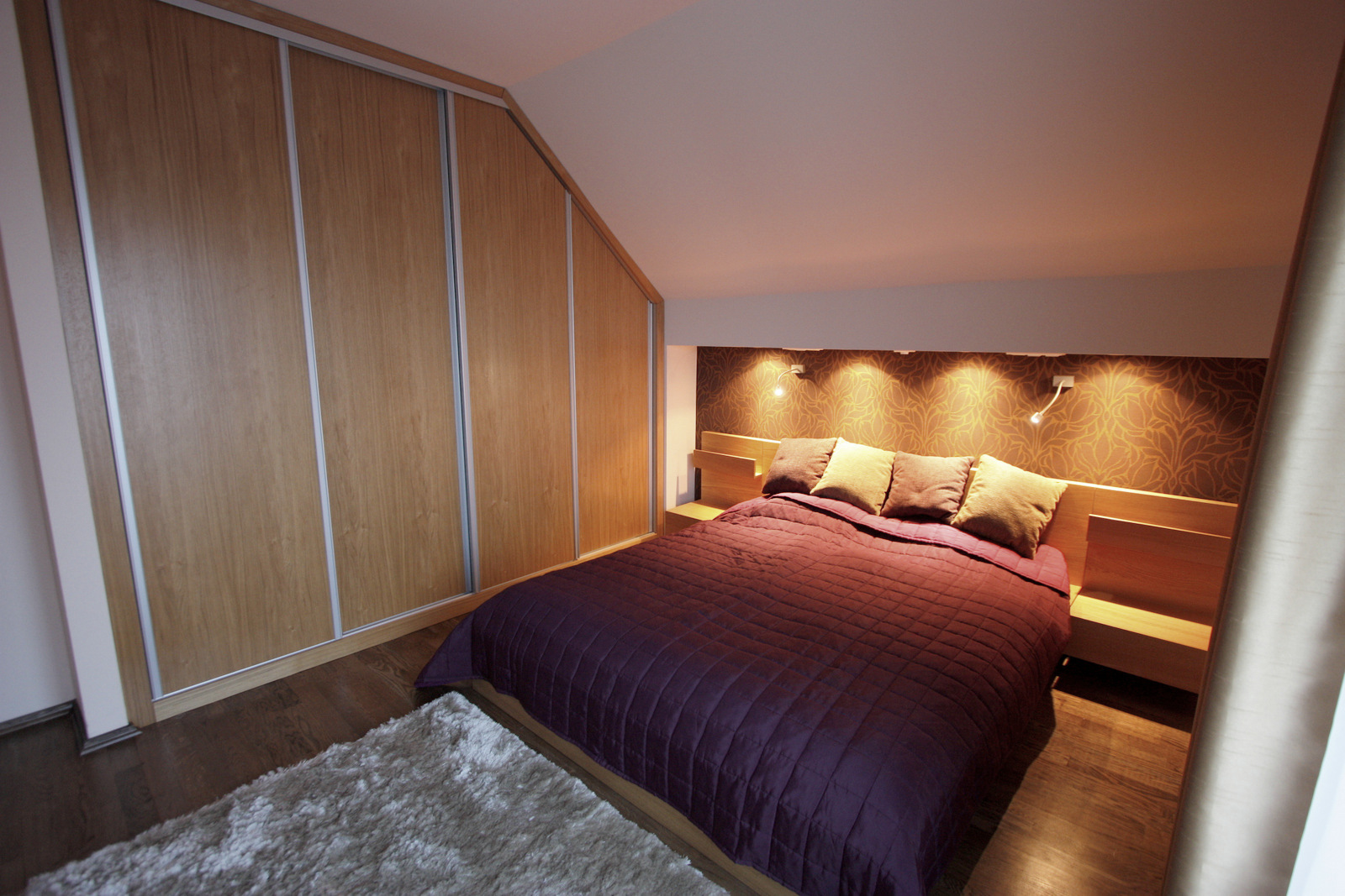 Hálószoba beépÃtett bútor / bedroom with custom furniture ...
