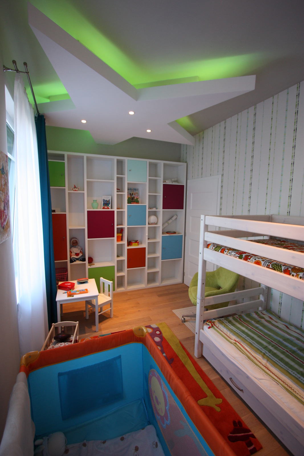 Gyerekszoba különleges álmennyezettel / Kids room with special ceiling